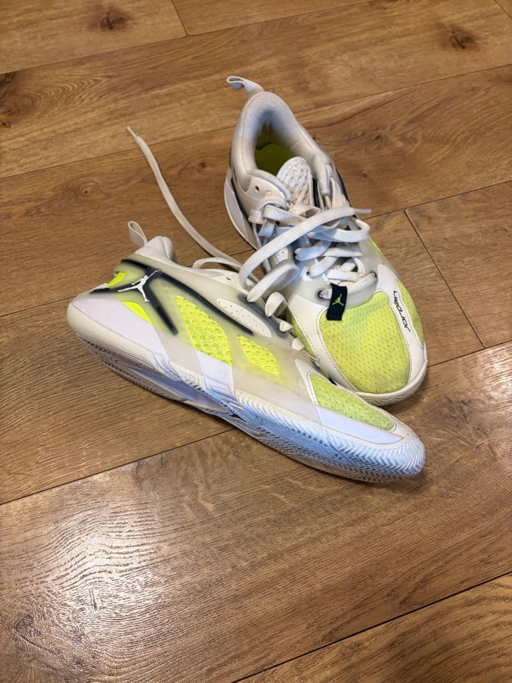 Jordan Heir basketball shoes kids size 5.5